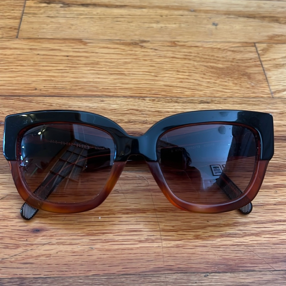 Burberry sunglasses